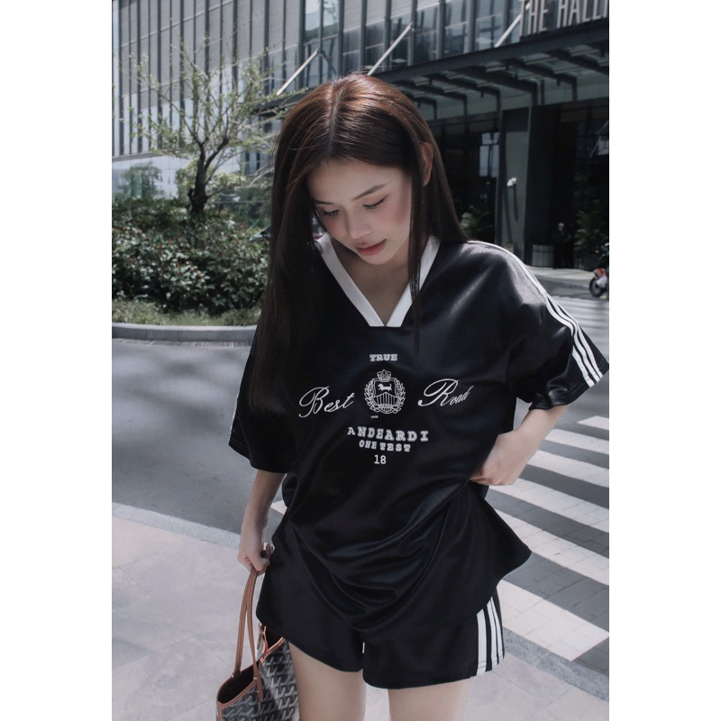 <Available> ชุดไทย Min Closet Bechic ของแท้ ชุดกีฬาผ้าไหมเงาคุณภาพสูงสุดหรู กางเกงเอวยางยืดฟรีไซส์