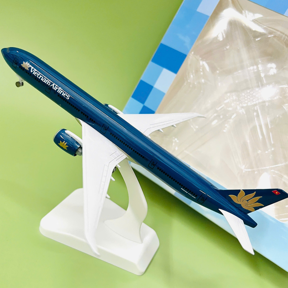 BOEING 777 MODEL PLANE 1:400 SCALE (20CM) คุณภาพสูง BODY CAST WHEELS (FULLBOX)