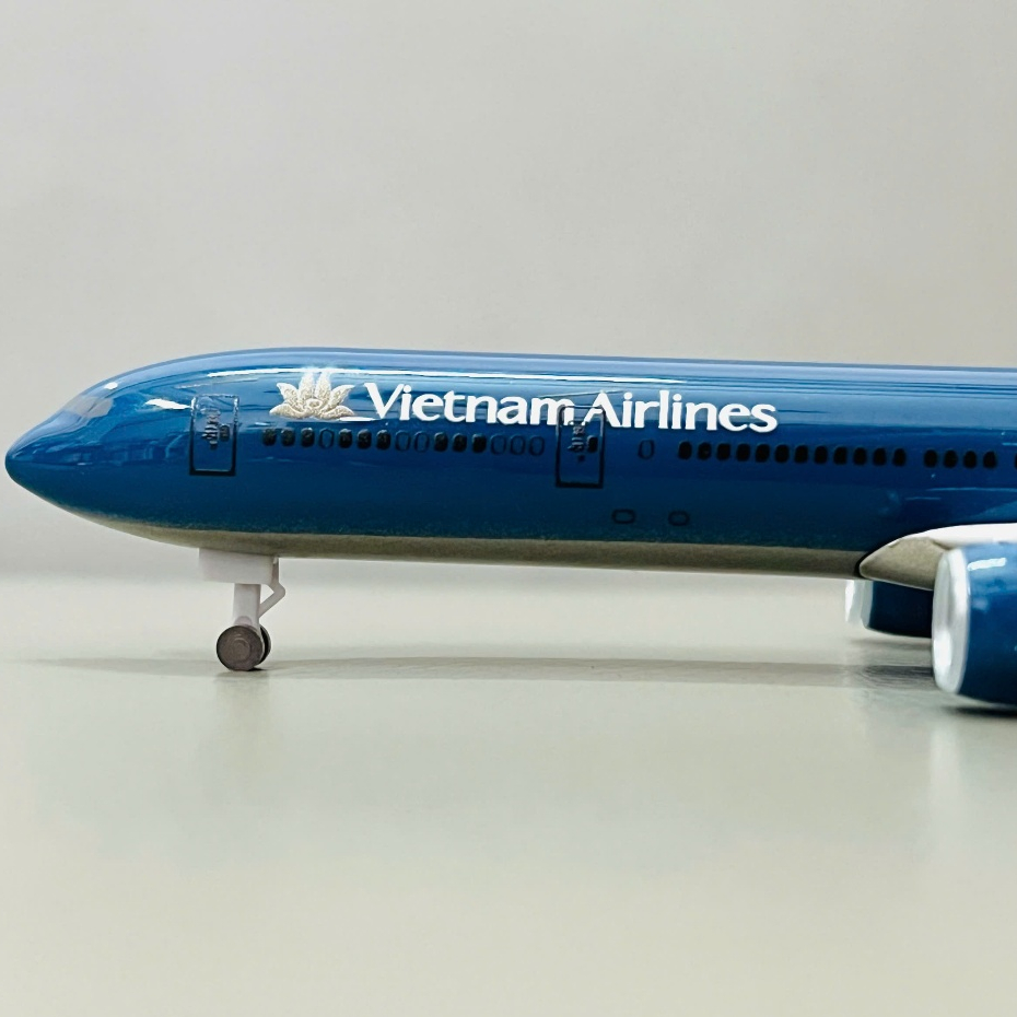 BOEING 777-300ER AIRCRAFT MODEL 1:400 SCALE (FULLBOX) BEAUTIFUL GLOSSY PAINTED คุณภาพสูง UNIQUE ALLO