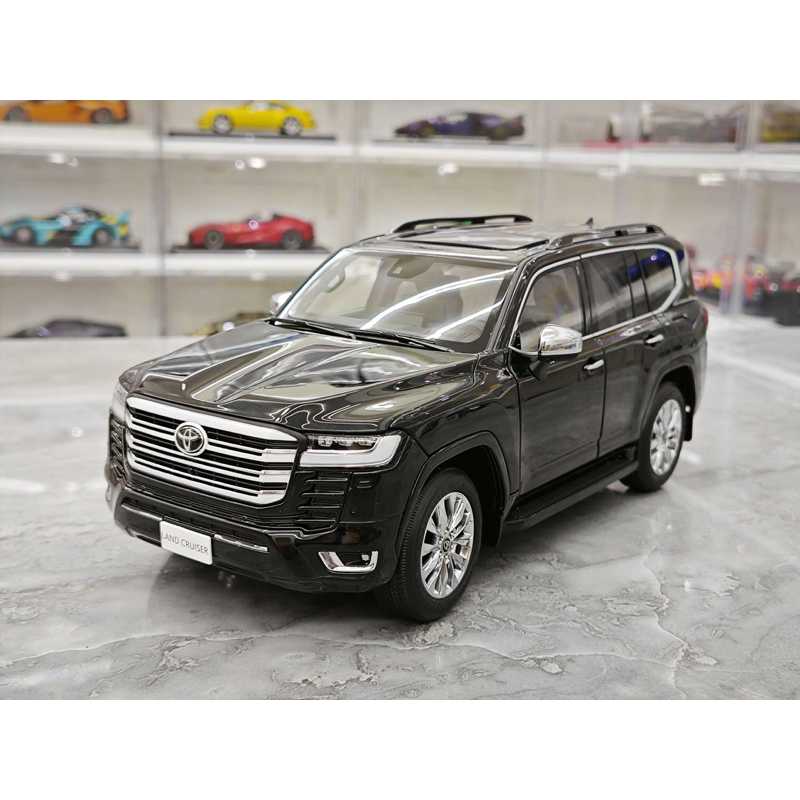 Land Cruiser LC300 ZX รุ่นสเกล 1:18 LCD fullbox