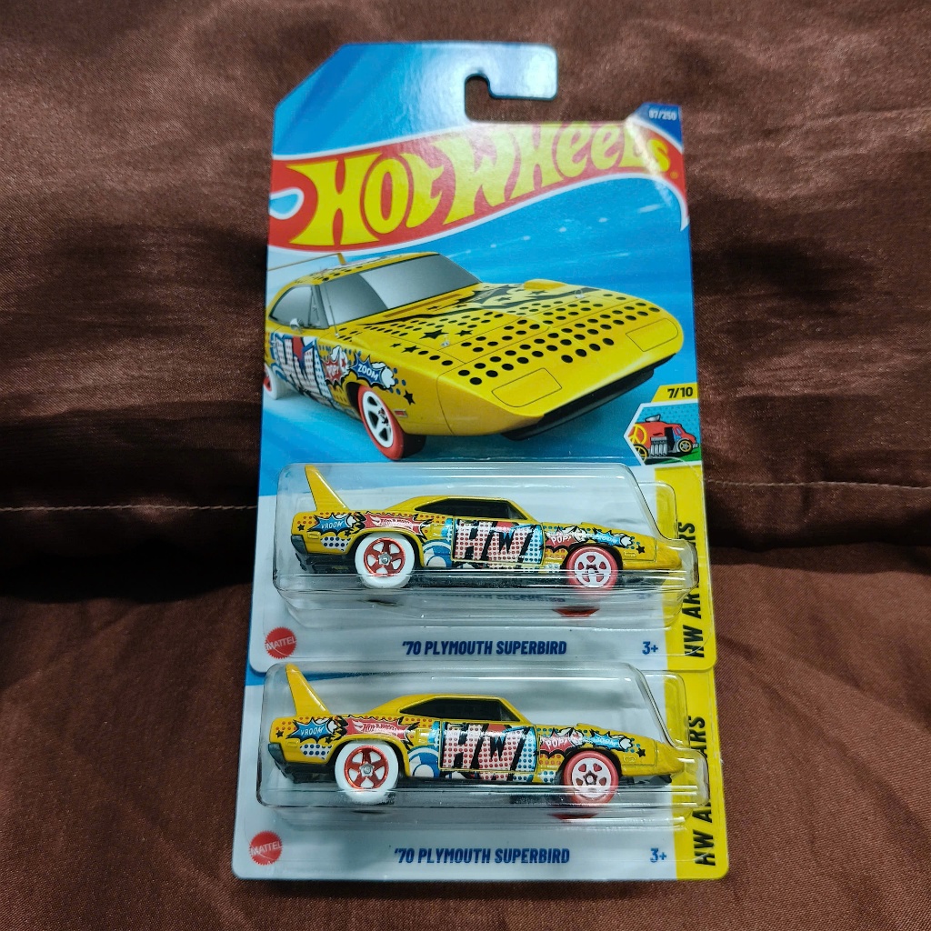 [มีจําหน่าย - Express] Hot Wheels 70 Plymouth Superbird Blind Box Winter House Car Model