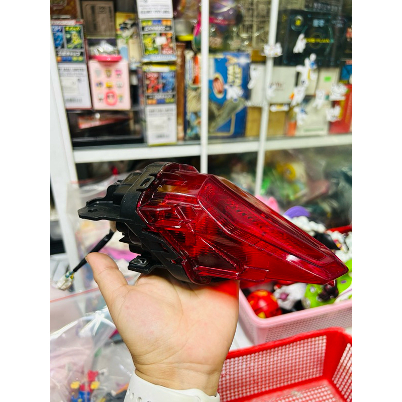 อะไหล่มอไซค์ ไฟท้าย R15V3 แท้ (สินค้ามือสอง)