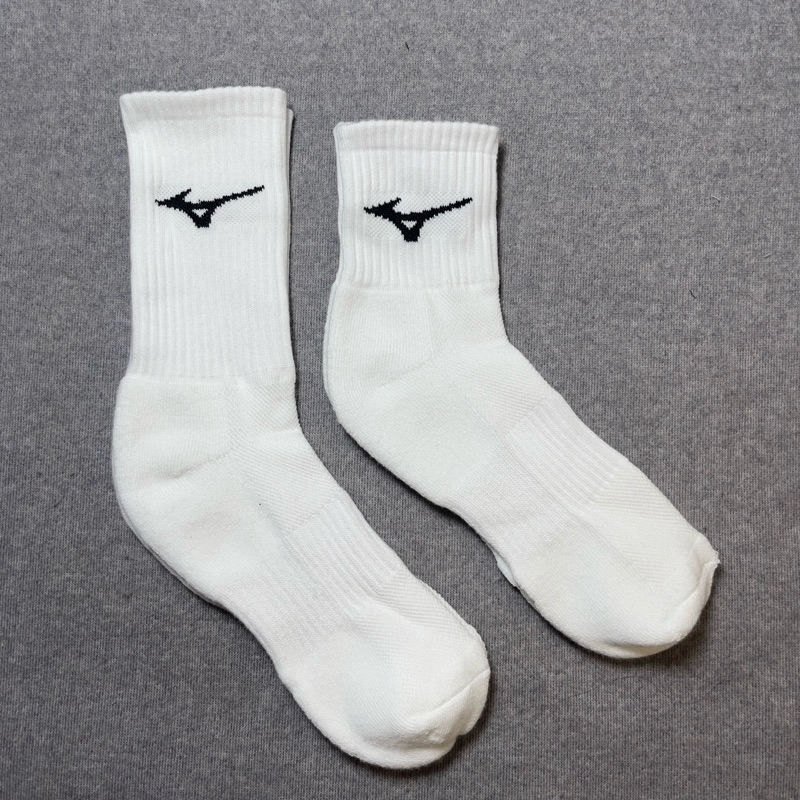 MIZUNO มิซูโน่ ถุงเท้ากีฬาคอปกกลางและสูงพร้อมแผ่นรองน่าระทึกใจแบบนุ่มพิเศษสบายถุงเท้าแบดมินตันกันลื่นสําหรับผู้ชายและผู้หญิง