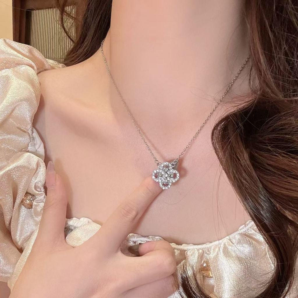 สร้อยคอโคลเวอร์สี่ใบมีหินสไตล์พื้นฐานหรูหรา KOLS 1128