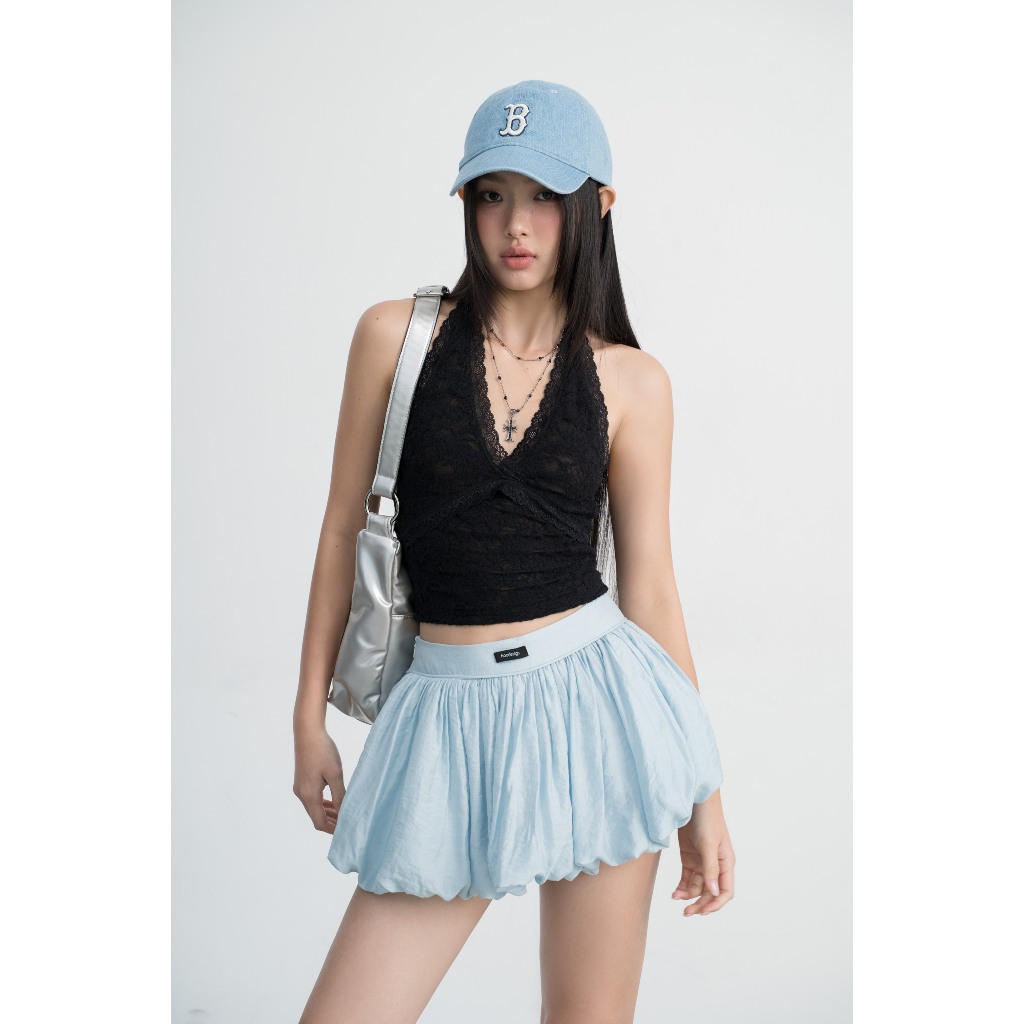 เสื้อยืดยกทรงลูกไม้เปลือยหลังสีดํา - HOO DESIGN