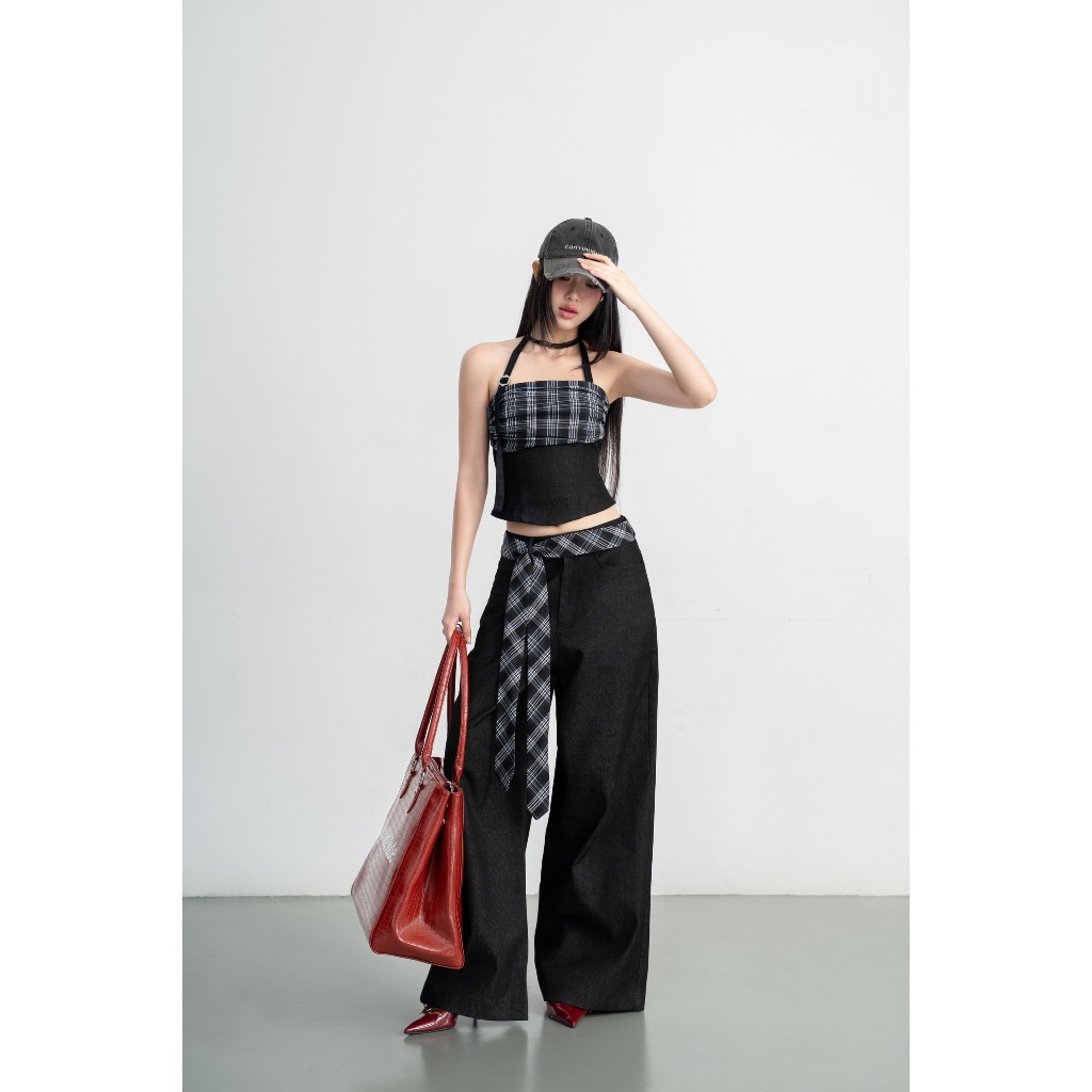 Set กางเกงยีนส์คัพลายหมากรุกสีดําและกางเกงยีนส์สีดําขากว้าง - HOO DESIGN