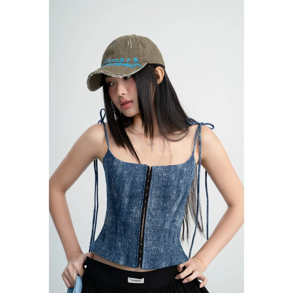 เสื้อซิปหน้าผ้ายีนส์ฟอกสีน้ําเงิน 2-Strap - HOO DESIGN