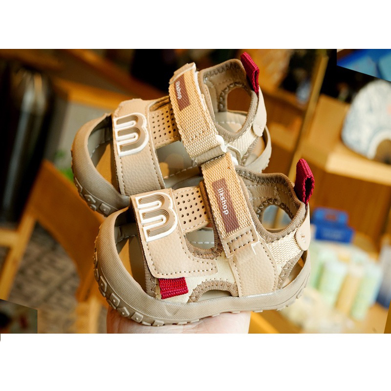 รองเท้าแตะเด็กชาย Qc