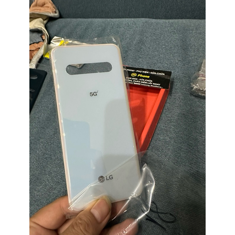 ติดตั้งด้านหลัง LG V60 ใหม่