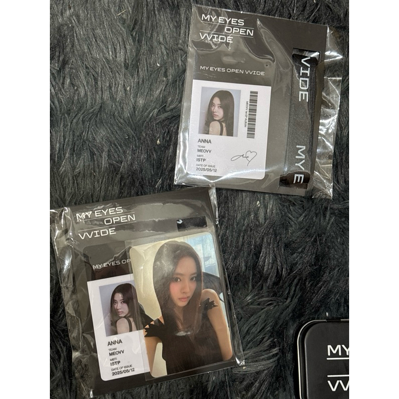 MEOVV 1ST ALBUM MY EYES OPEN VVIDE POP UP MD MERCH - ชุดบัตรประจําตัว ANNA EMPLOY <SEALED>
