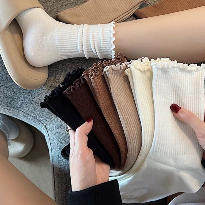 ชุดถุงเท้าผ้าฝ้ายธรรมดา 5 ชิ้นพร้อมปกสูงซี่โครงและ Frilly Pretty Cafe Tone tt56