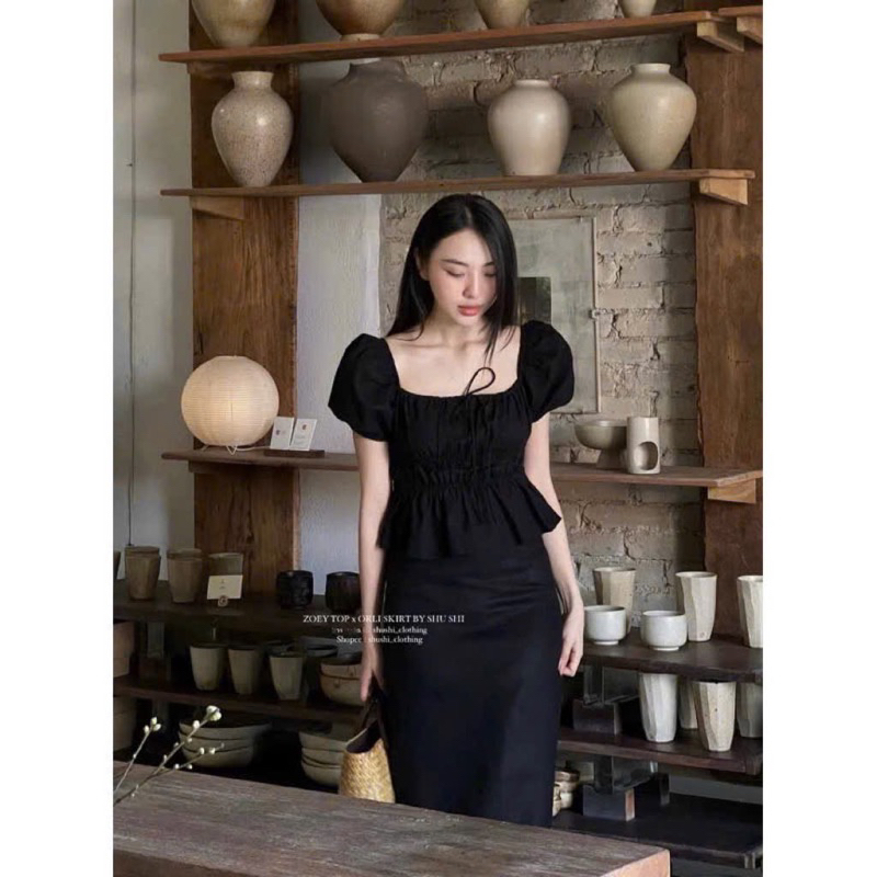 Zoey Top - เสื้อเชิ้ตจับจีบผูกโบว์ (รูปถ่ายเดิม)