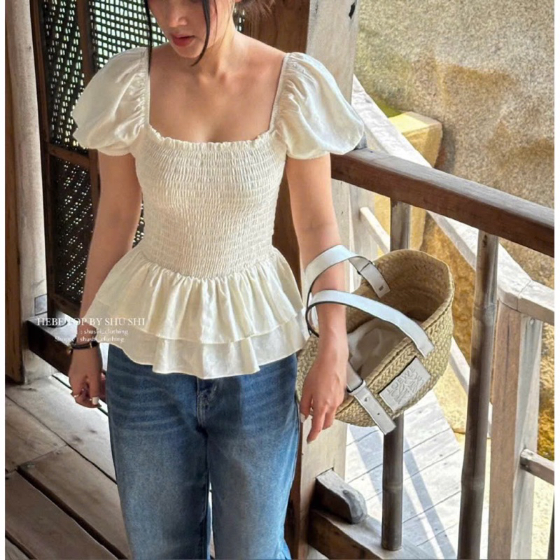 Hebe Top - เสื้อแขนกุดจับจีบ (รูปถ่ายเดิม)