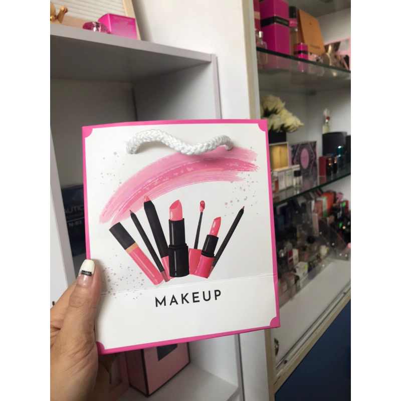 ถุงของขวัญแต่งหน้า 16 x 14 x 8