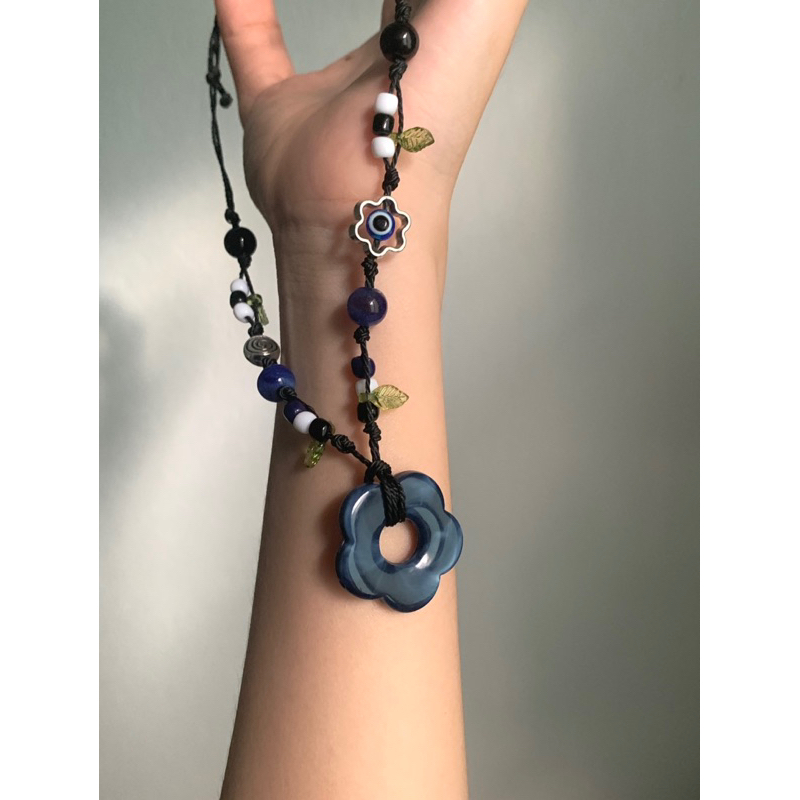 La Hoa - สร้อยคอเชือกแฮนด์เมดหน้าดอกไม้ lalylama_dn