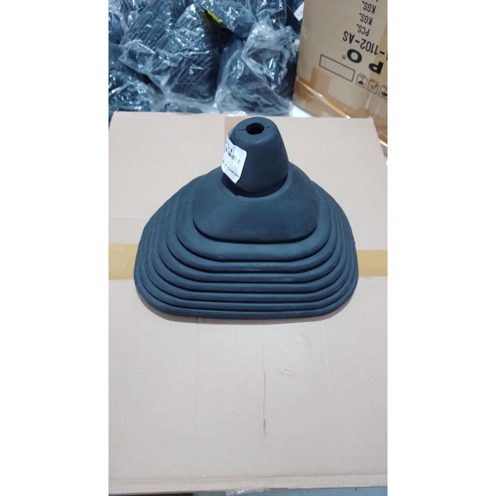 ISUZU 6t5 9t 15t frr650 fvr900 fvm1500 ยางหุ้มคันเกียร์รถบรรทุก แบบหนา (ราคา 1 ชิ้น)