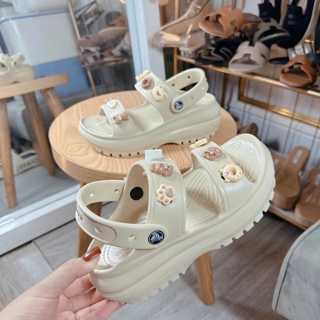 Crocs Mega Crush L1 Standard High Sole Sandal with Full Random Chram, Super Durable Crocs Shoes, Anti-Slip, สบายสําหรับสวมใส่น้ํา