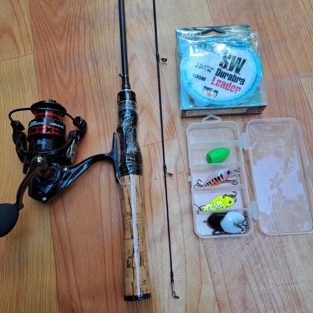 ชุดคอมโบคันเบ็ด UL พร้อมรอก FS 2000 และ Bait Box