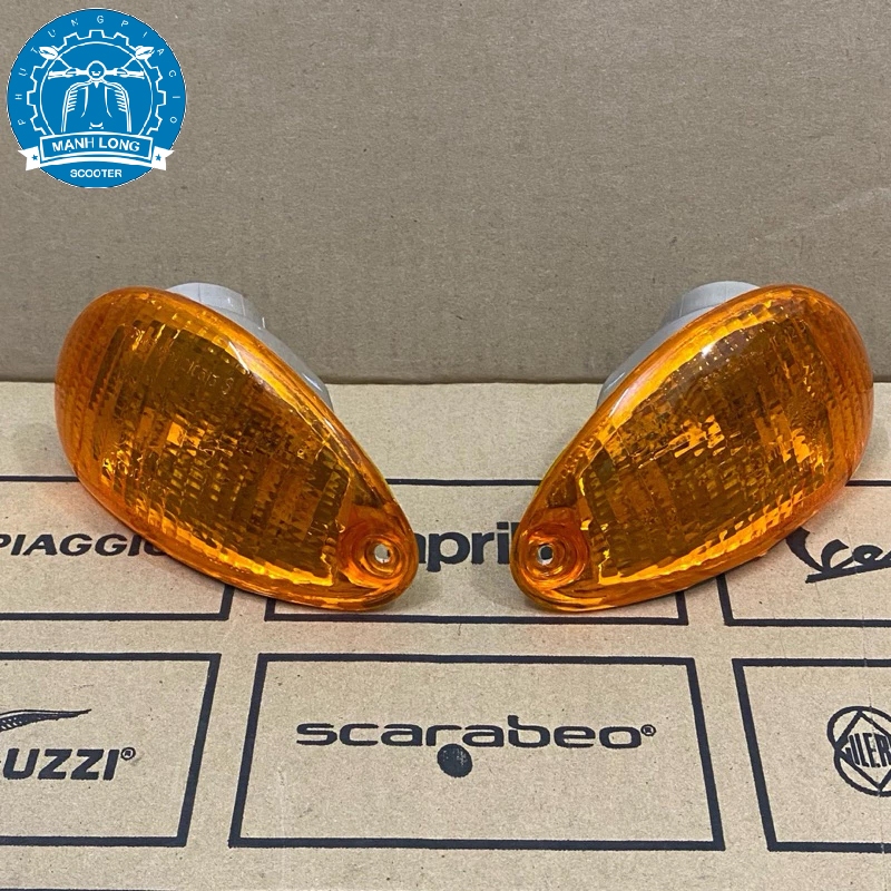 ไฟเลี้ยวหลัง Vespa ET สีเหลือง (แท้)