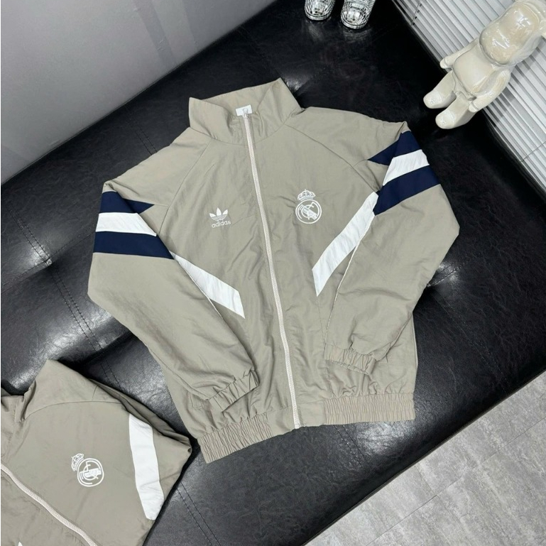 Real Madrid Club Windbreakers and Fleece Sports Set for ซีซั่น 24-25 มาแรงที่สุดในตอนนี้ในปี 2024