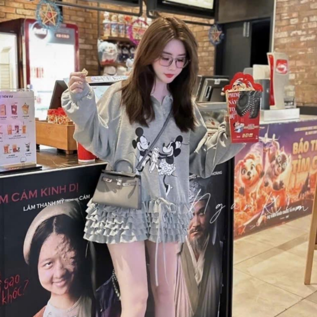 ชุดเดรส babydoll ผู้หญิงลายมิกกี้ ทรงสั้น เดรสดีไซน์หลวมแต่งระบายสําหรับปาร์ตี้ HN Clothing V302