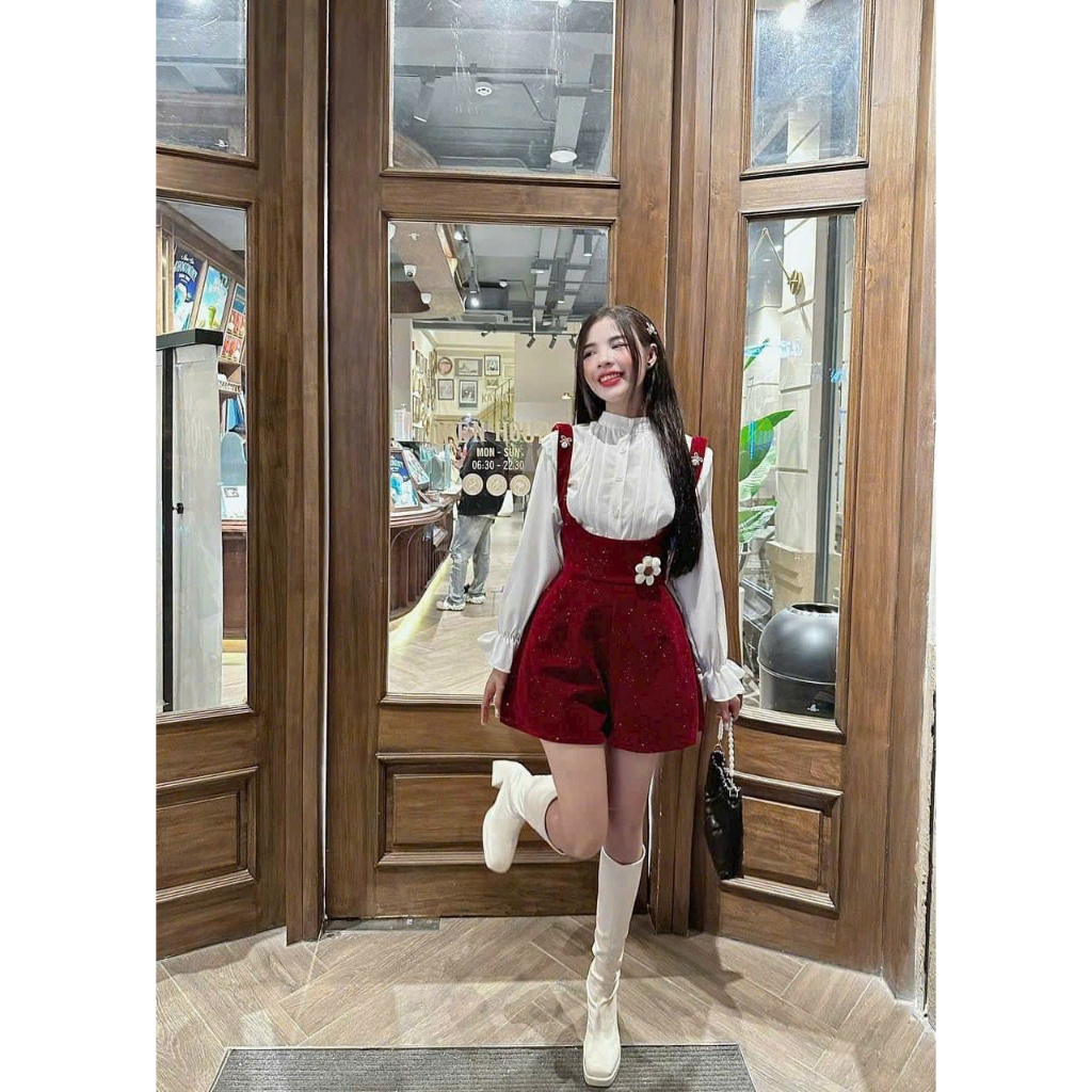 ชุดยกทรงดีไซน์สวยน่ารักมากสําหรับสาวๆออกไปข้างนอกพร้อมอุปกรณ์เสริมชุดเสื้อแขนยาวพร้อมเสื้อยกทรงกํามะหยี่เมทาลิค