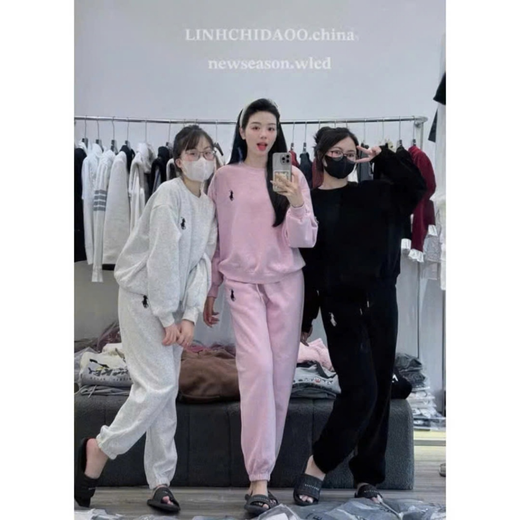 ชุดผ้าสักหลาดพิมพ์ลายม้า - ชุดอยู่บ้านผู้หญิงพิมพ์ลายม้าฮิตมาแรง
