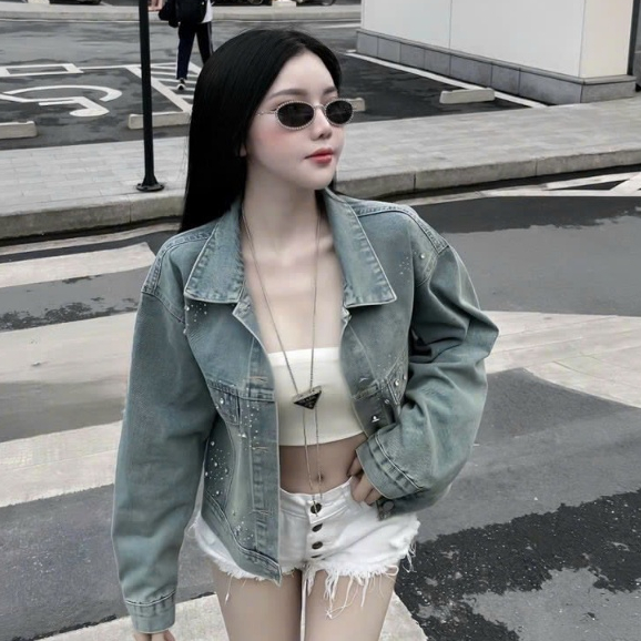 เสื้อแจ็คเก็ตยีนส์ผู้หญิง เสื้อแจ็คเก็ตยีนส์ประดับพลอยเทียมสุดหรู hottrend FD9