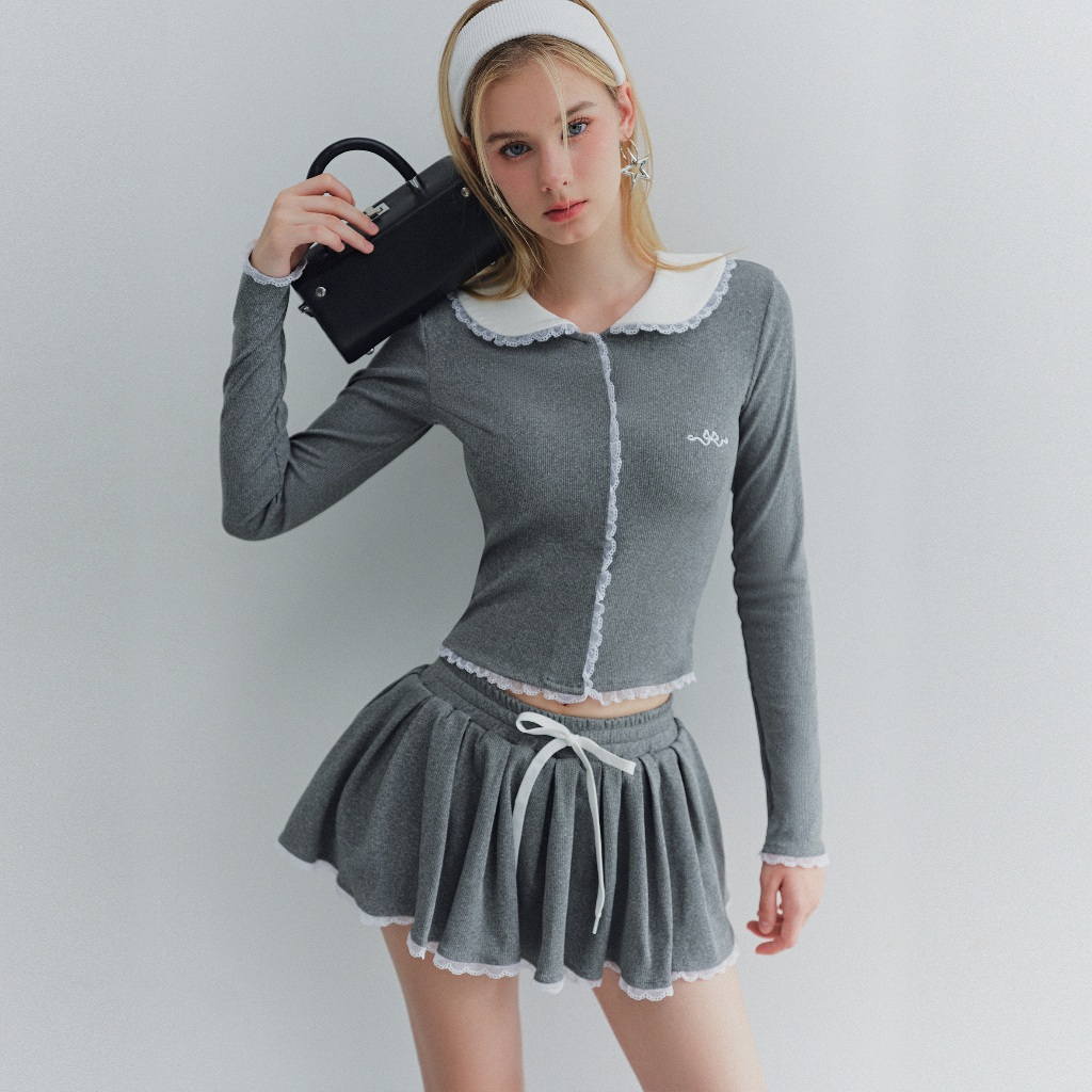 Darling.ism - ชุดเสื้อเชิ้ตแขนยาวลูกไม้ Kira และกระโปรงบาน ชุดสแปนเด็กซ์สีเทา
