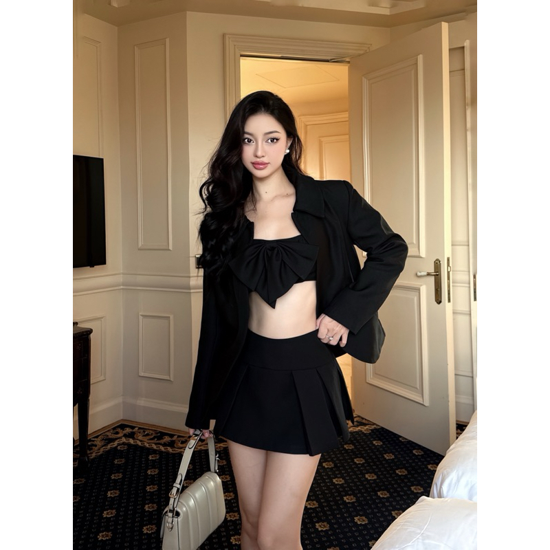 Amelie - เสื้อแขนยาว Set มีโบว์ - กระโปรงอัดพลีท - Noir Set