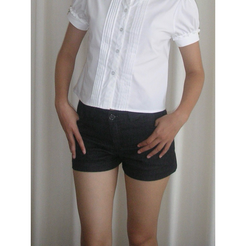 RITA SHORTS - กางเกงยีนส์ขาสั้น Miyou