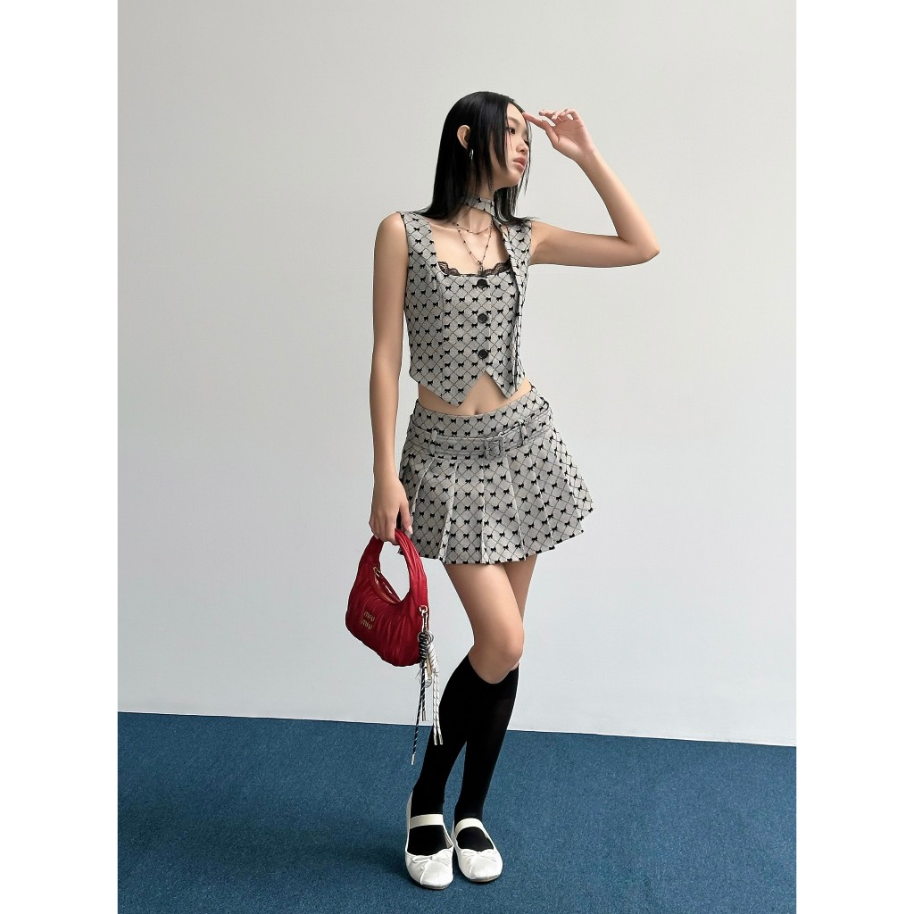 กระโปรงจีบสั้นพร้อมเข็มขัดโบว์สีเทา - HOO DESIGN