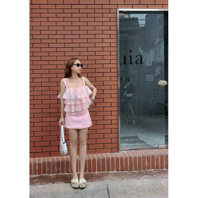 M908 - เสื้อคล้องคอจับจีบ เซตแต่งขอบลูกไม้นูนและกระโปรง