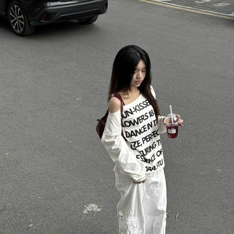 [AVAILABLE] เสื้อยืดเปิดไหล่แขนยาว Sun-kissed • WOAA.STU•