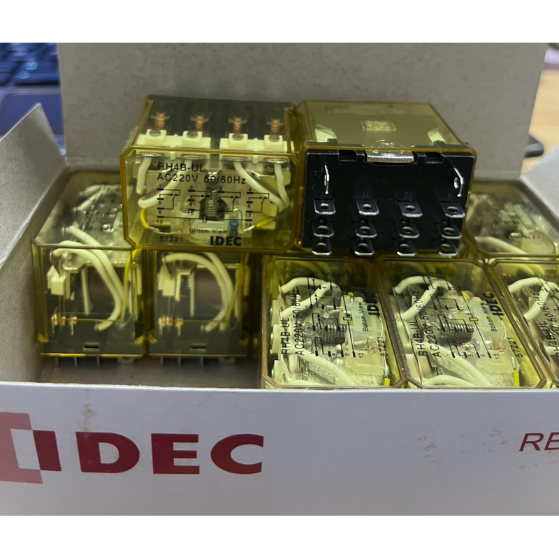 รีเลย์ระดับกลาง RH4B-UL