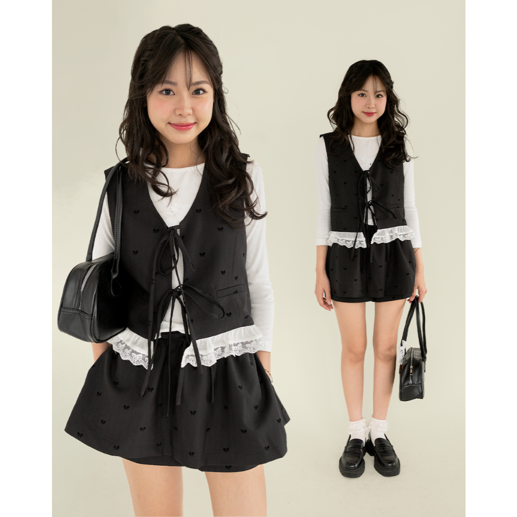 Set Gilet jersey & NakedbyV กางเกงกระโปรง 2 ชั้น - Ruffle Gilet & Layered Skort (ไม่รวมเสื้อเชิ้ตสีขาว)