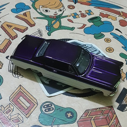 Maisto 65 Buick Riviera Model Car พร้อมล้อยาง (กันชนหลังหายตามภาพ)