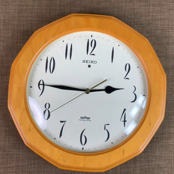 Seiko KS240B 32 ซม. นาฬิกาเรืองแสงกระจกโค้ง