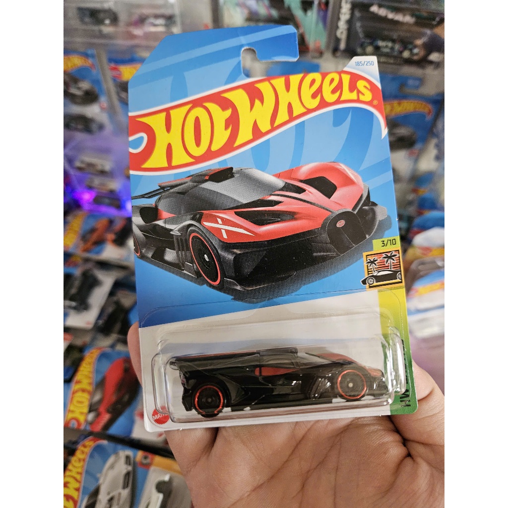 Hot Wheels Bugatti Bolide Model Car (สีดําและแดง)