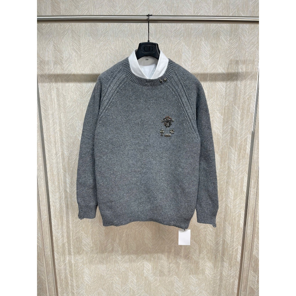 ️[Premium - Type 1] Ch0me Heart Sweater with Metal Logo Tag on Chest - เสื้อสเวตเตอร์คุณภาพสําหรับผู
