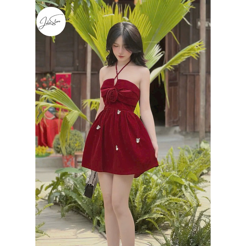 เดรสบานกํามะหยี่สีแดงพร้อมแอพลายดอกไม้และป้าย -Jolie Store