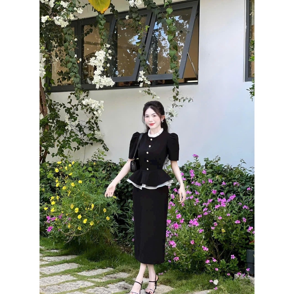 ชุดกระโปรงมิดิคอตตอนตัวยาวคอกลมด้านบนและผ้าชีฟองระบายเหมือนแบบ