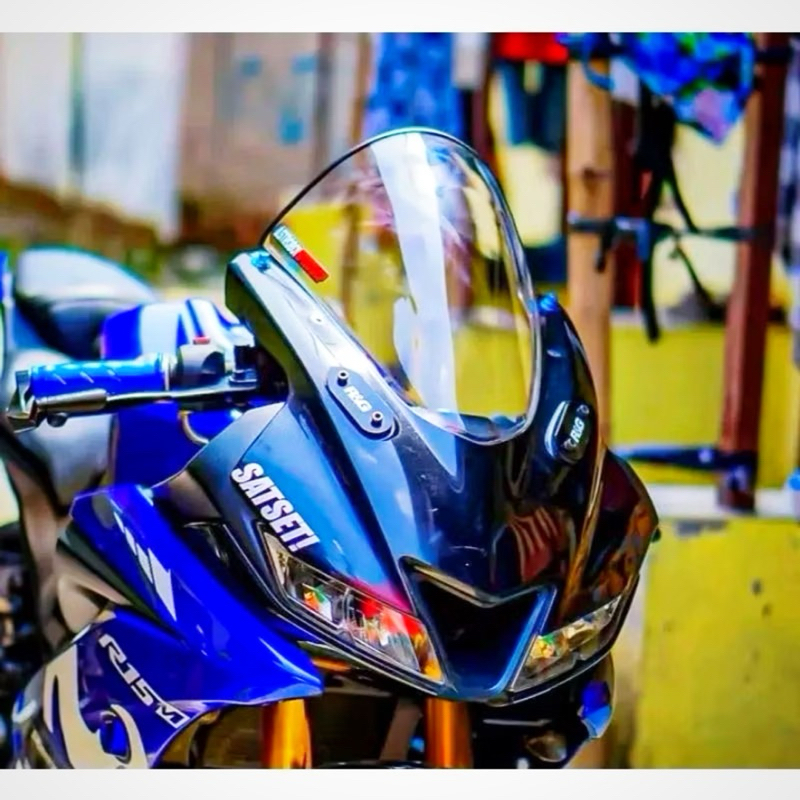 R15v3 กระจกบังลมแต่ง รุ่นโค้งสูง ตามภาพ (รุ่น Bubble Indo)