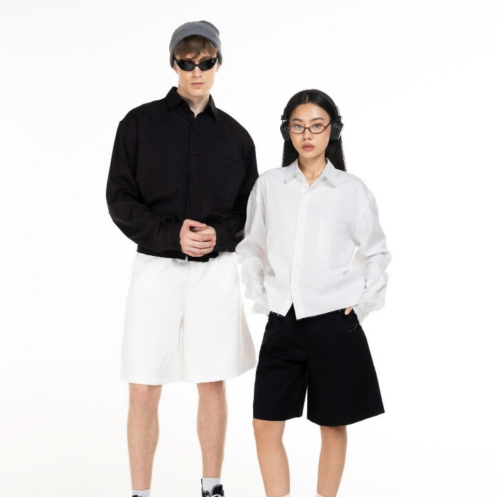 เสื้อเชิ้ตแขนยาว Boxy สีขาว สีดํา DYAD