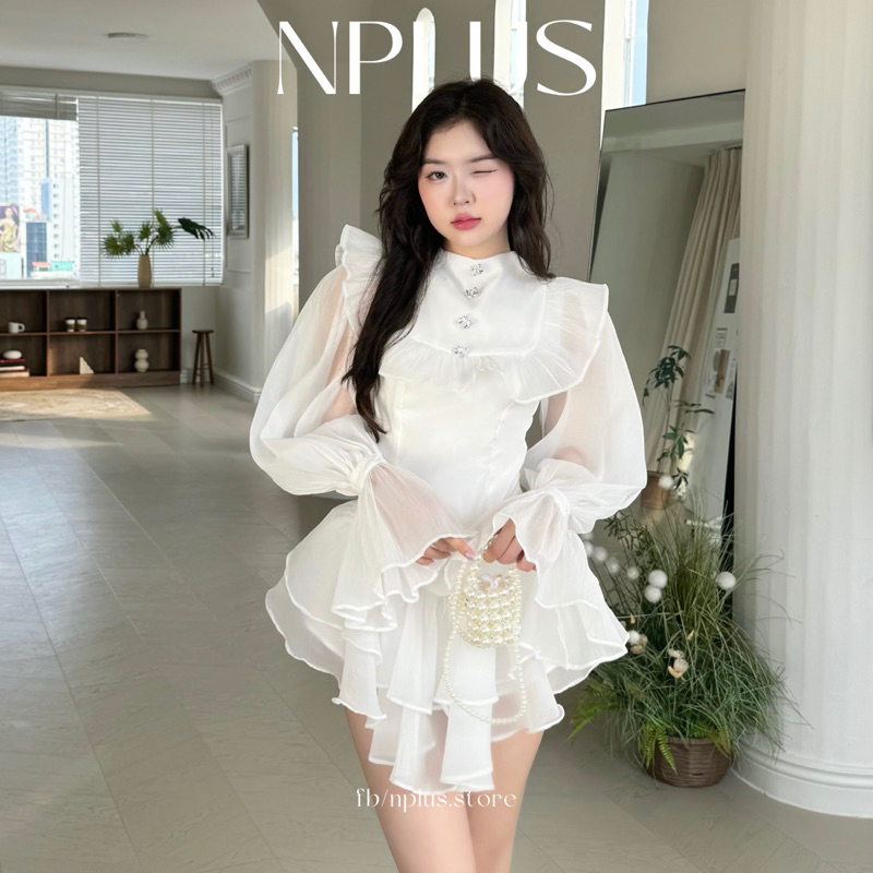 NPLUS ESTHER ชุดสีขาวพร้อมแขนพัฟพร้อมชาม CHARM SILVER