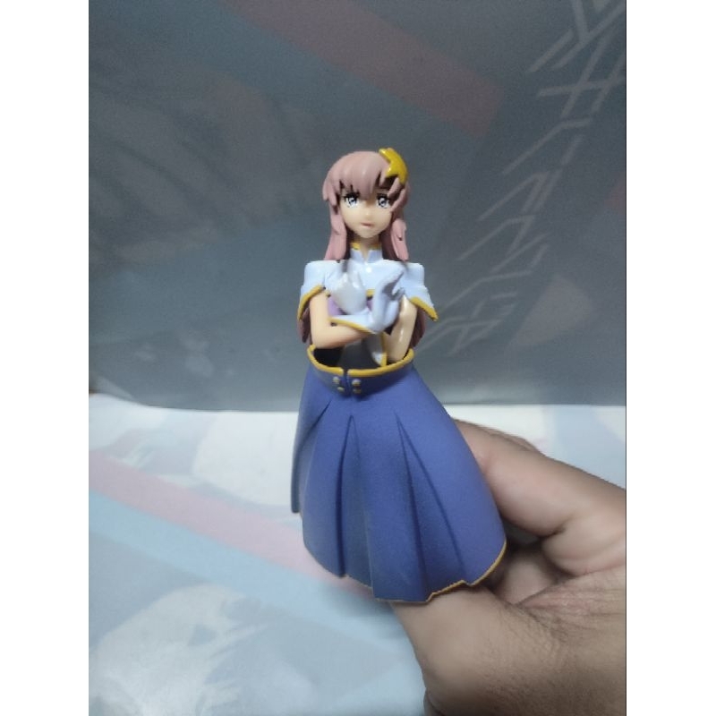 Meer Campbell รุ่นในชุดสูทมือถือ โชคชะตาเพาะเมล็ดกันดั้ม