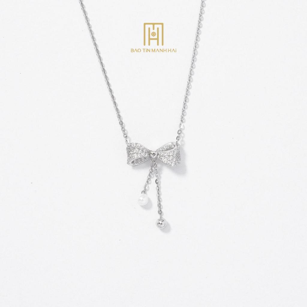 Bao Tin Manh Hai สร้อยคอผู้หญิงเงินแท้ 925 รูปโบว์ไร้สารและไข่มุกคุณภาพสูง BCD2B92NTX-409001