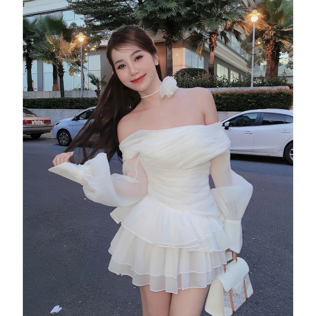 Lxinh เดรสปาดไหล่แขนบานสั้นและแท็กดอกไม้ - D0922