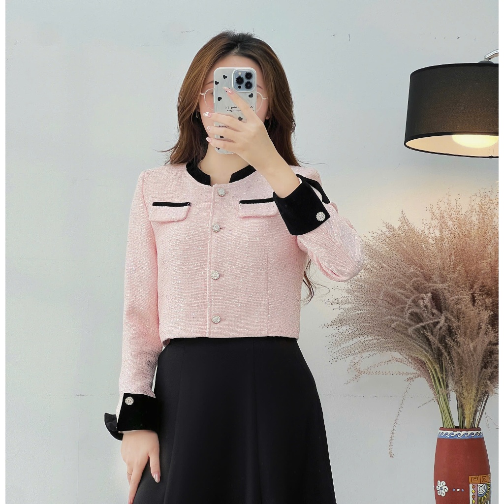 SA เสื้อแจ็คเก็ตผู้หญิง CCHAT คอปก Lightning พร้อมเลื่อมทําจากผ้าทวีตคุณภาพสูง 24KHZ8002ST