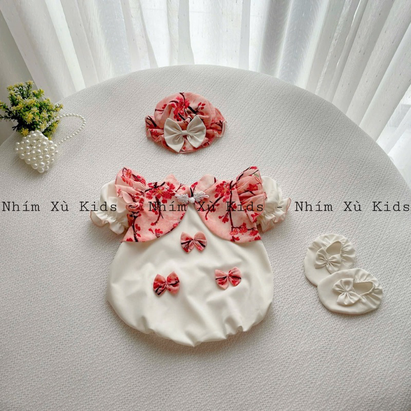 บอดี้สูทคอจีนที่ได้รับการปรับปรุงใหม่ Peach Blossom Ruffled Hedgehog KIDS สําหรับทารกแรกเกิด เต็มเดือน เด็กทารก วันเกิด B130